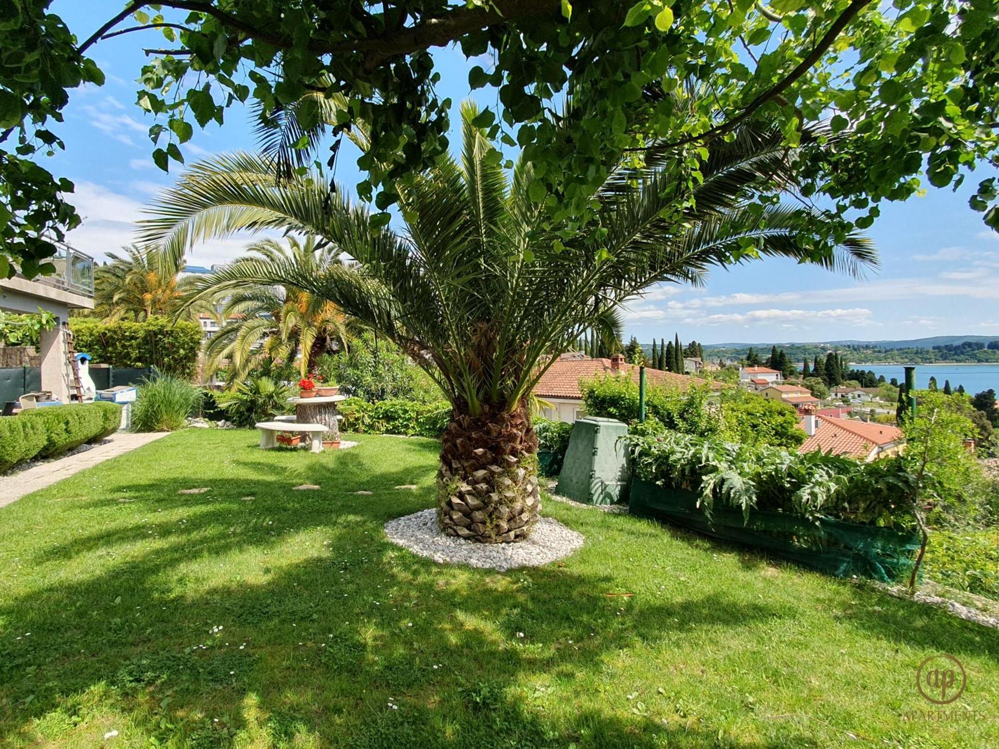 Apartment With Seaview And Garden For 6 Порторож Экстерьер фото