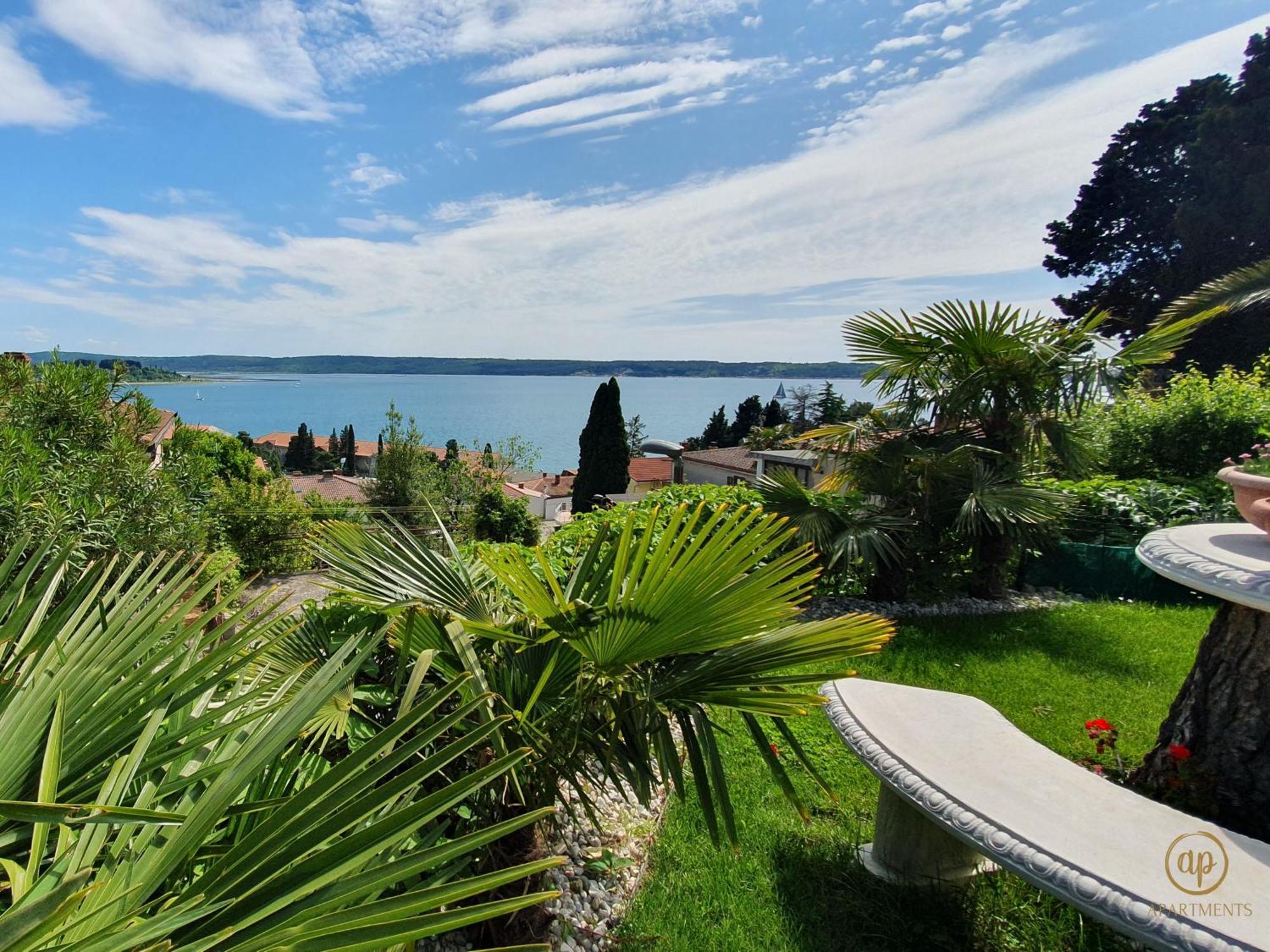 Apartment With Seaview And Garden For 6 Порторож Экстерьер фото