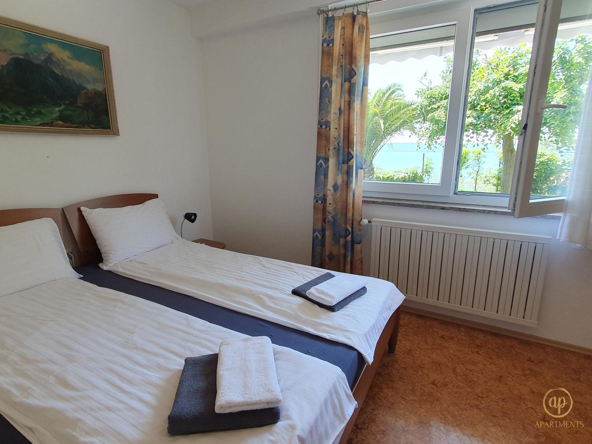 Apartment With Seaview And Garden For 6 Порторож Экстерьер фото