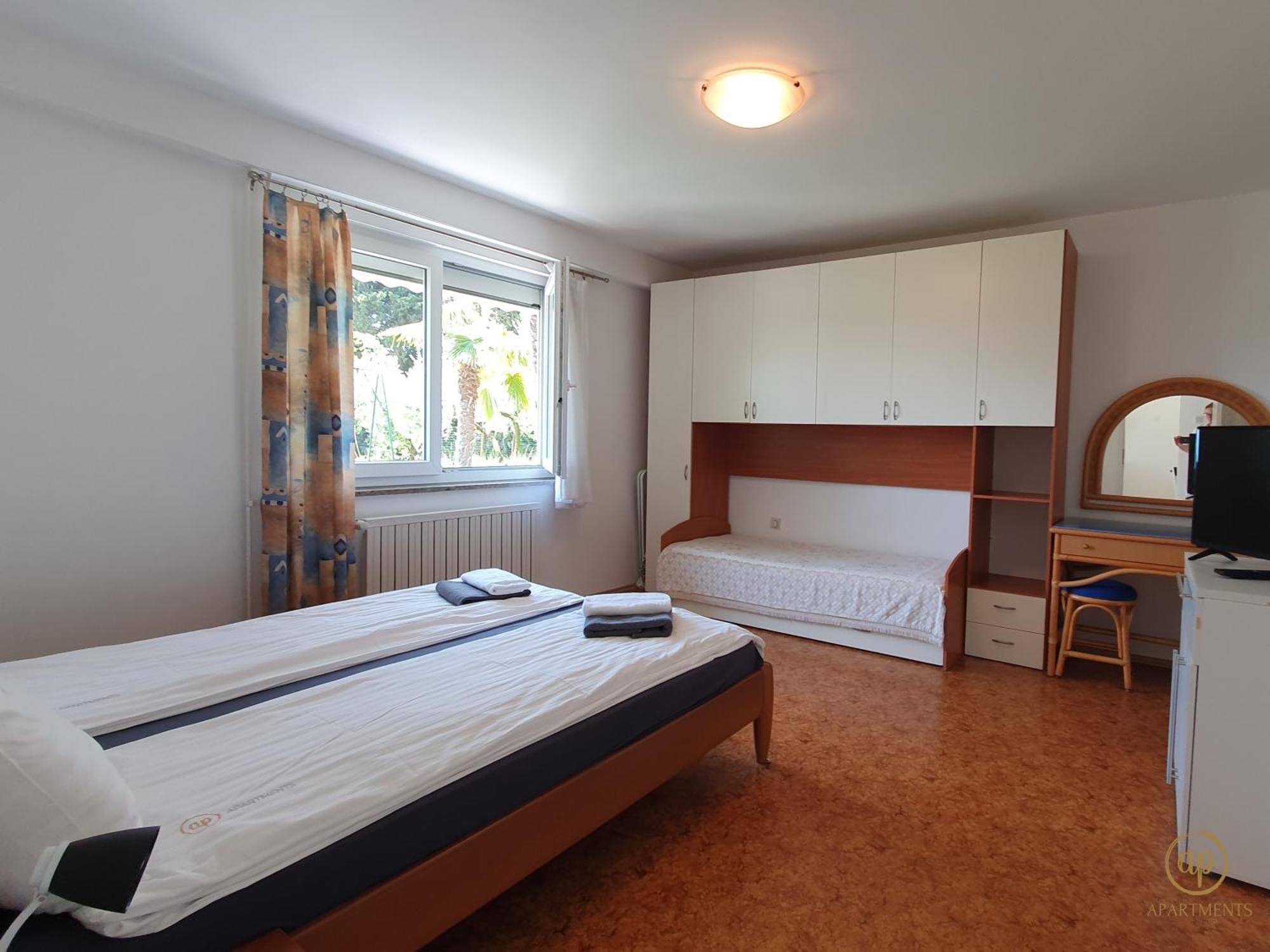 Apartment With Seaview And Garden For 6 Порторож Экстерьер фото